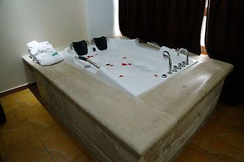Отель Bouery Kfar Yassine Экстерьер фото